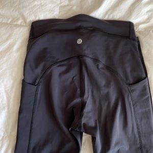 Lululemon Black 23 Length Leggings w Pockets